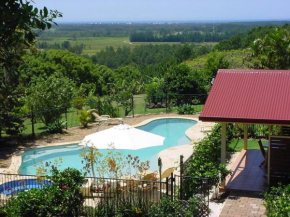 Tropical Coast Retreat - Pet Friendly - Adult only